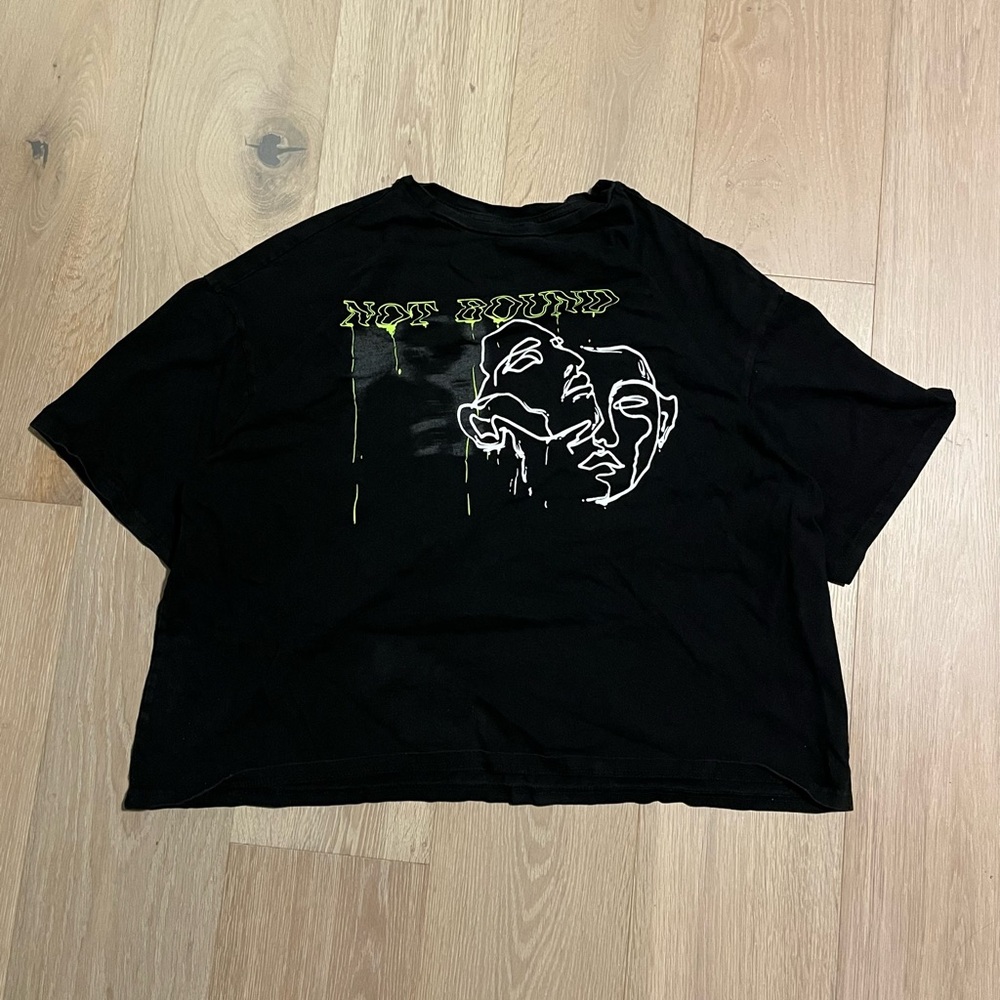 Very wide Boxy “Not Bound” white/yellow graphic and black T-shirt